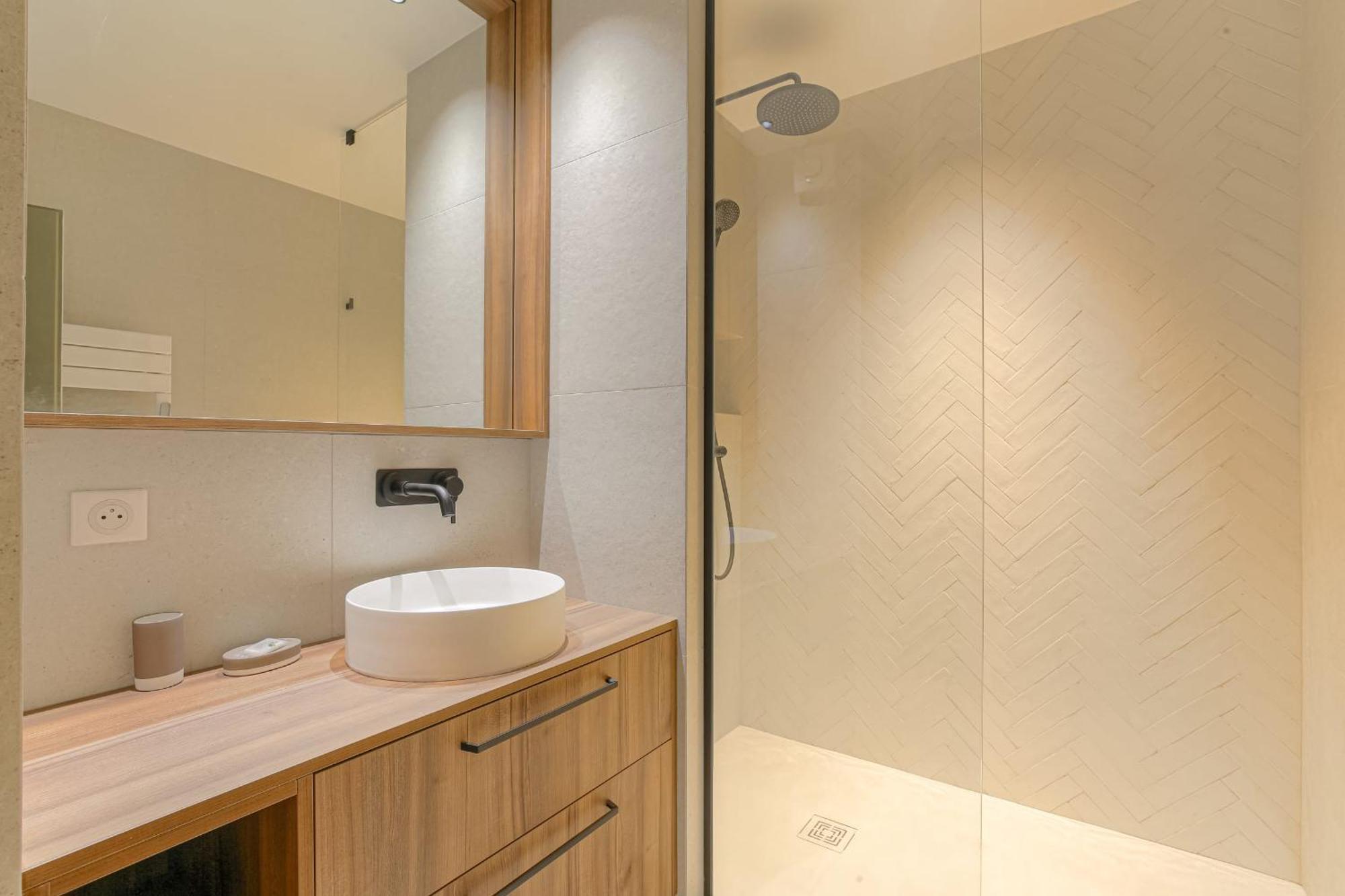 Luxe Et Design Avec Parking Gratuit Apartment Lyon Ngoại thất bức ảnh