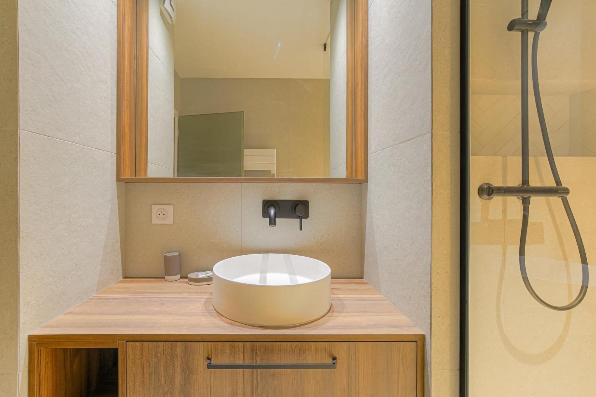 Luxe Et Design Avec Parking Gratuit Apartment Lyon Ngoại thất bức ảnh